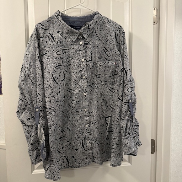 Tommy Hilfiger Tops - Tommy Hilfiger Navy Paisley Button-Down Shirt Women’s 2X 100% Cotton